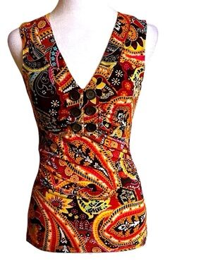 Trixxi Multicolor Paisley V-Neck Sleeveless Form Fitting Blouse